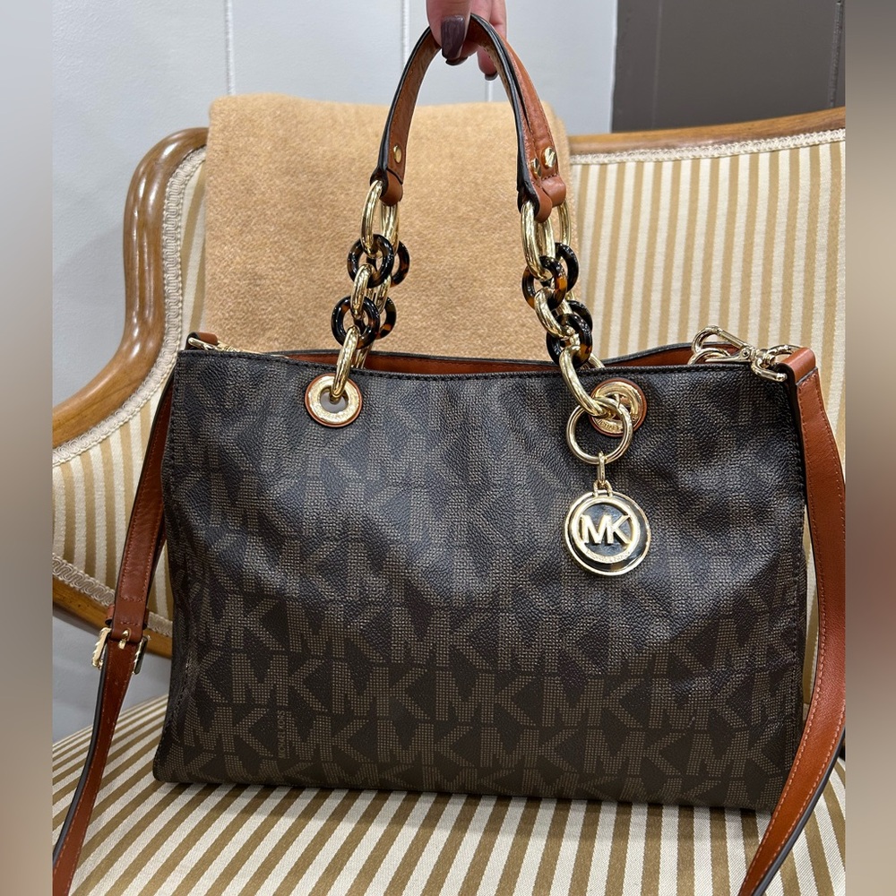 Michael Kors handbag/ adjustable crossbody